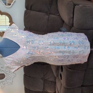 Lulu's short- sleeved, iridescent sequin mini dress